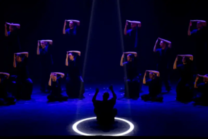 Sadeck Berrabah : du métier de maçon à la scène mondiale avec son spectacle géométrique