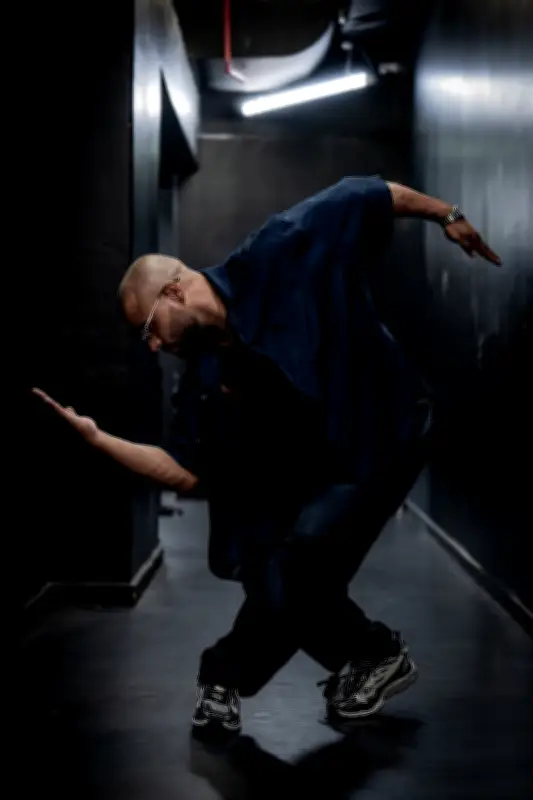 Sadeck Berrabah : le chorégraphe qui préfère le silence aux concerts