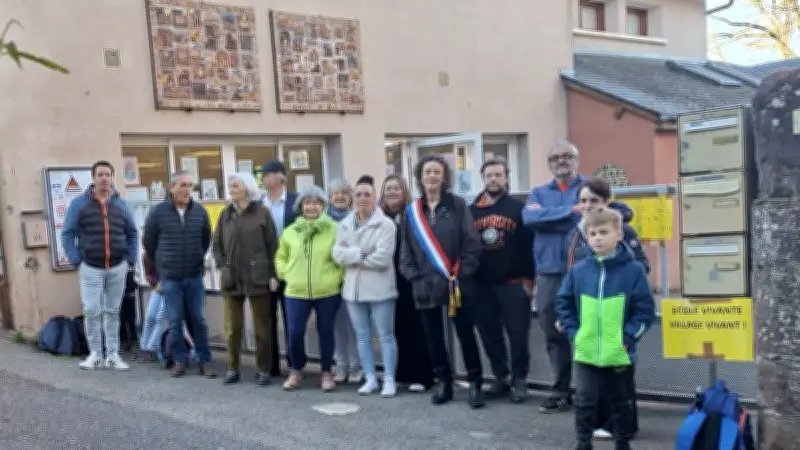 Saint-Laurent-d'Olt : une mobilisation citoyenne contre la fermeture d'une classe à l'école