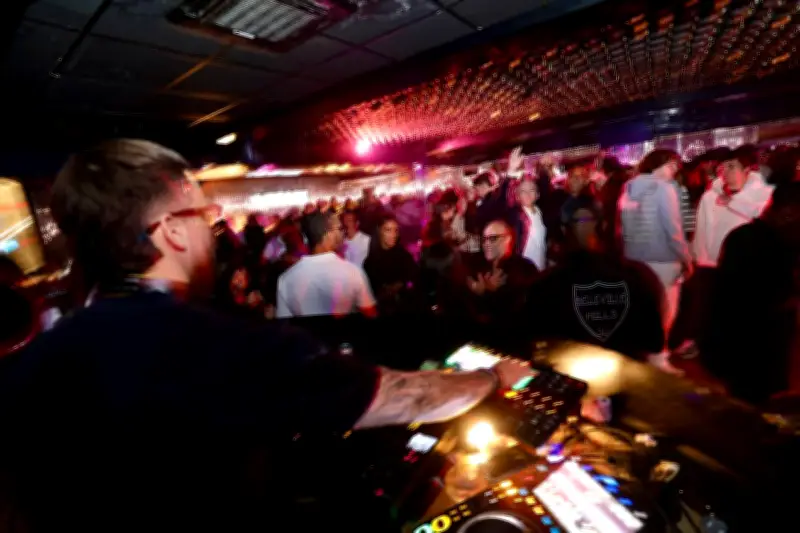 Saint-Tropez dit adieu au VIP Room : la dernière danse émouvante de Jean-Roch