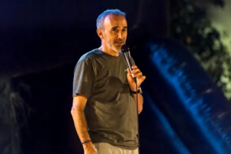 Saint-Tropez dévoile sa programmation estivale avec acrobates et chanteurs lyriques