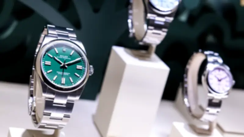 Saisie d'une BMW X5, Rolex et 90 000 € chez un trafiquant "Robin des Bois"