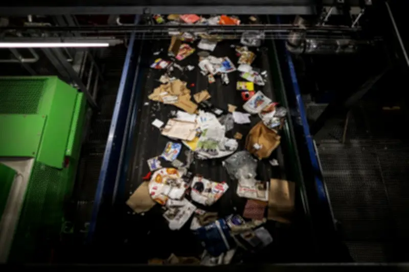 Salariés des centres de tri : une santé menacée par des risques multiples