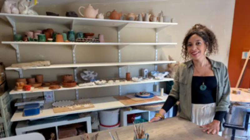 Salomé ouvre son atelier de poterie au Pouget pour des initiations en famille