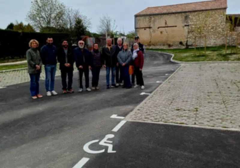 Salvathèque : un nouveau parking de 14 places inauguré par le maire Serge Raynaud