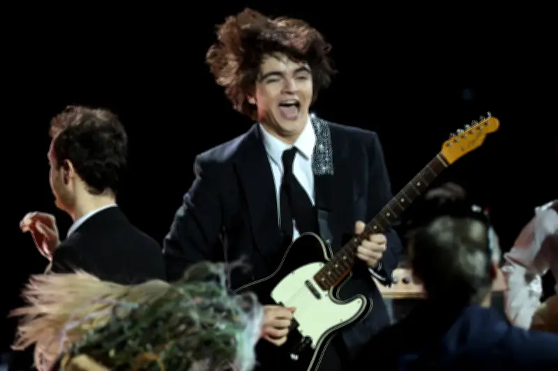 Sam Sauvage à la Cigale : un concert vibrant où l'on a cru voir le petit-fils de Jacques Brel