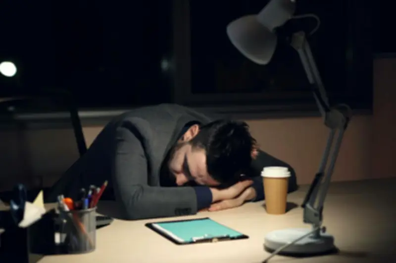 Santé au travail : les 35-49 ans surexposés à l'épuisement, la maladie reste taboue