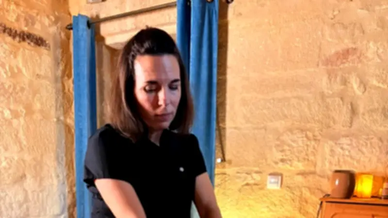 Sarah Devesa : le massage comme vecteur de lien social et de bien-être à Congénies