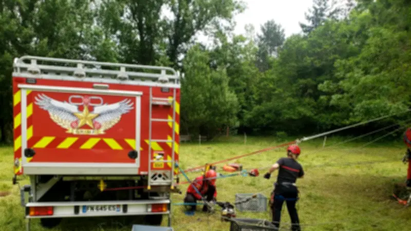 Sauvetage d'un veau tombé dans un puits à Montbrun par le Grimp
