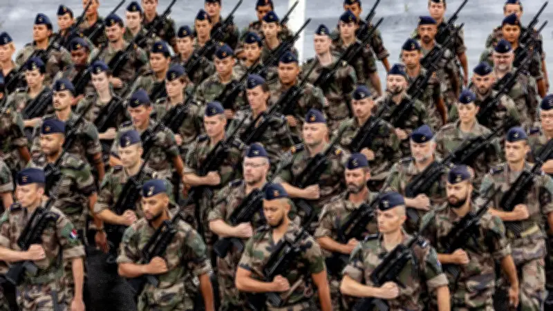 Service national de 10 mois : 2 300 candidatures pour 1 800 places en 2026