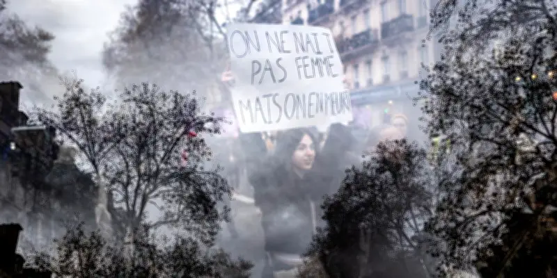 Simone de Beauvoir dans le féminisme contemporain : un recueil essentiel