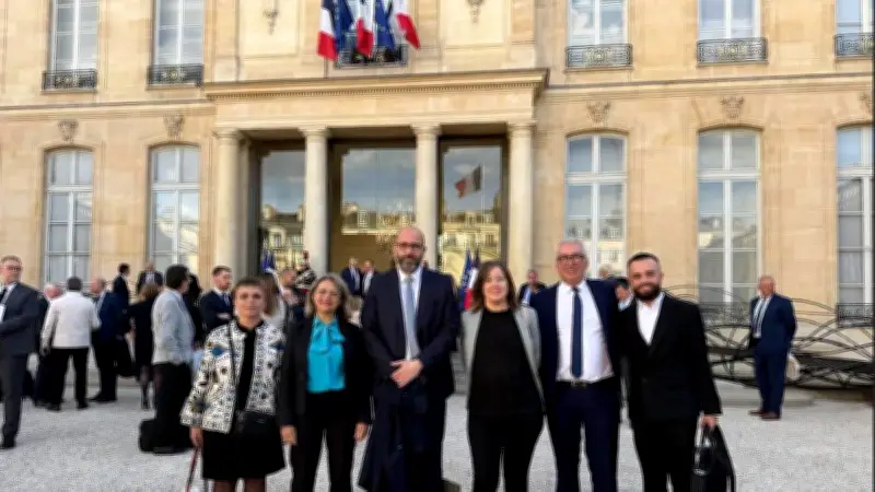 Six maires du Gard reçus à l'Élysée par Emmanuel Macron pour des échanges sur les priorités locales