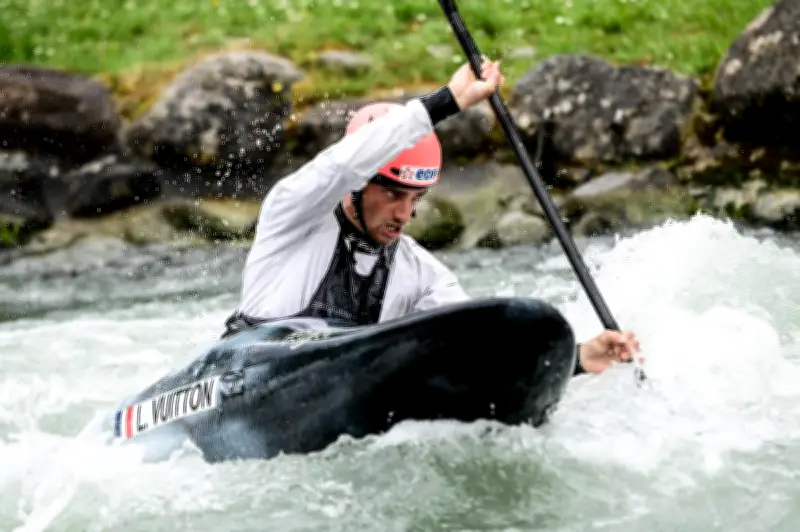 Sélections impitoyables en kayak cross : les jeunes pousses du canoë-kayak français à l'assaut