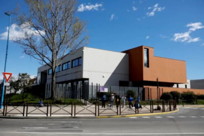 Snapchat : un groupe diffusant des images pornographiques d'élèves et de personnels fait scandale à Mandelieu