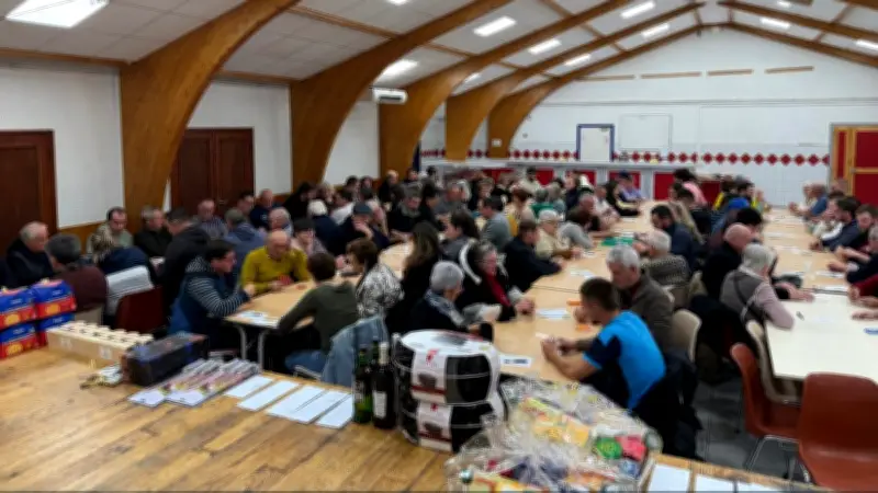 Soirée belote réussie à Chambon-le-Château avec 56 doublettes
