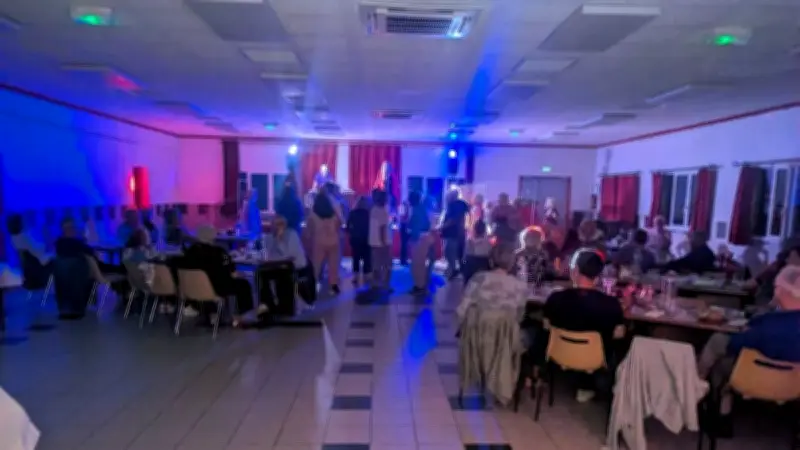 Soirée calamars réussie à Saint-Brès : 65 convives ravis