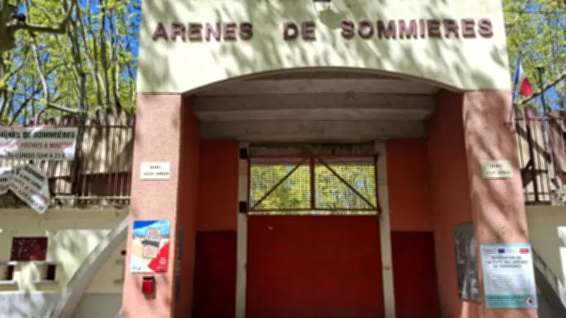 Sommières : l'ouverture des arènes reportée, une crise locale et économique