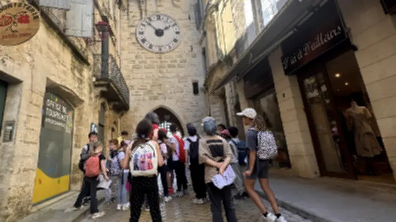 Sortie scolaire à Sommières : cinéma, patrimoine et chocolaterie pour 100 écoliers