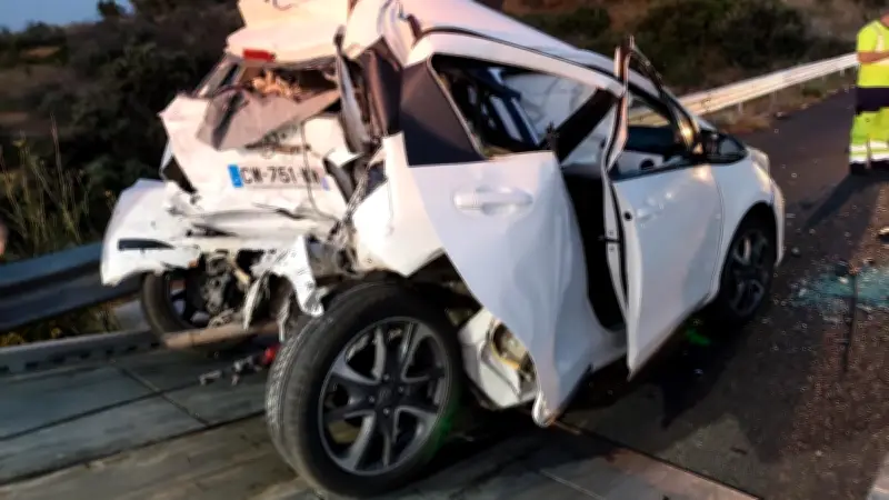 Spectaculaire collision sur l'A9 : une voiture broyée par un fourgon