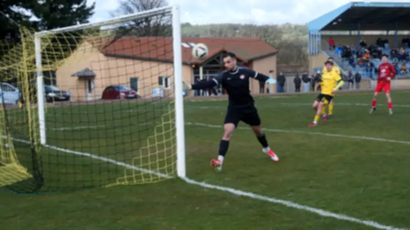 Sporting Langonais vs Ouvoimoija : Un choc imprévisible en Régionale 3