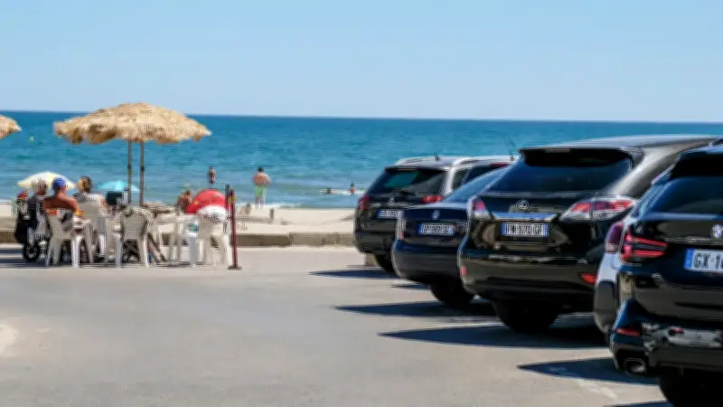 Stationnement payant à la plage : les vacanciers entre fatalisme et bon plans