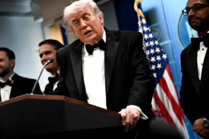 Stupeur mondiale après des tirs lors d'un gala à Washington avec Trump