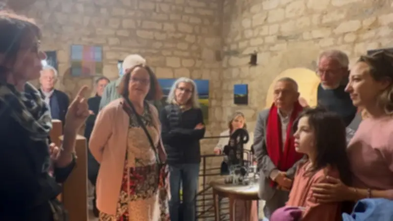 Sylvette Dauchet expose ses œuvres colorées à la Tour de Guet de Tresques