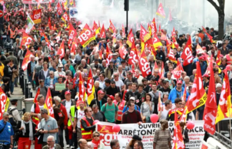 Syndicats mobilisés contre le travail des boulangers et fleuristes le 1er mai