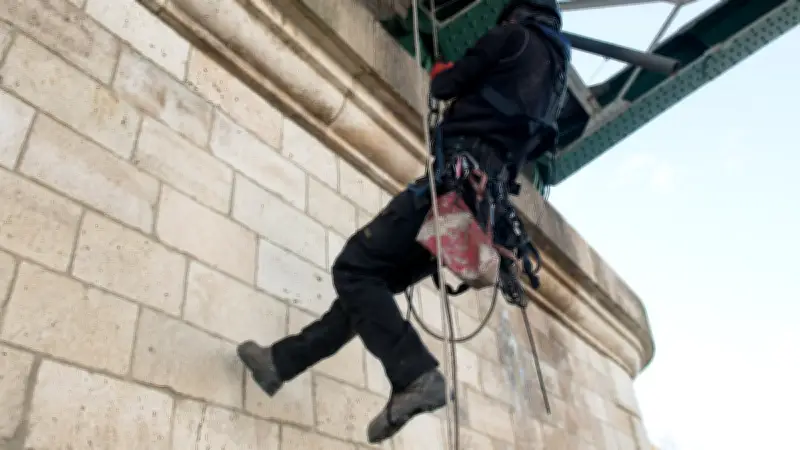 Tarn-et-Garonne : un ouvrier chute de 4 mètres sur un chantier hydroélectrique