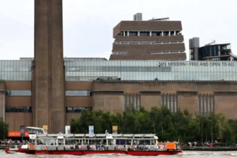 État de santé alarmant du Français jeté de la Tate Modern en 2019, sa famille alerte