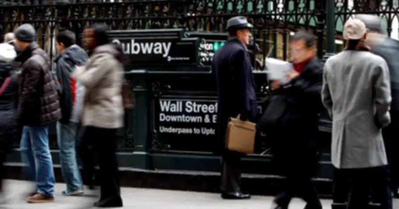 États-Unis : chômage en baisse mais participation au travail au plus bas depuis 1977