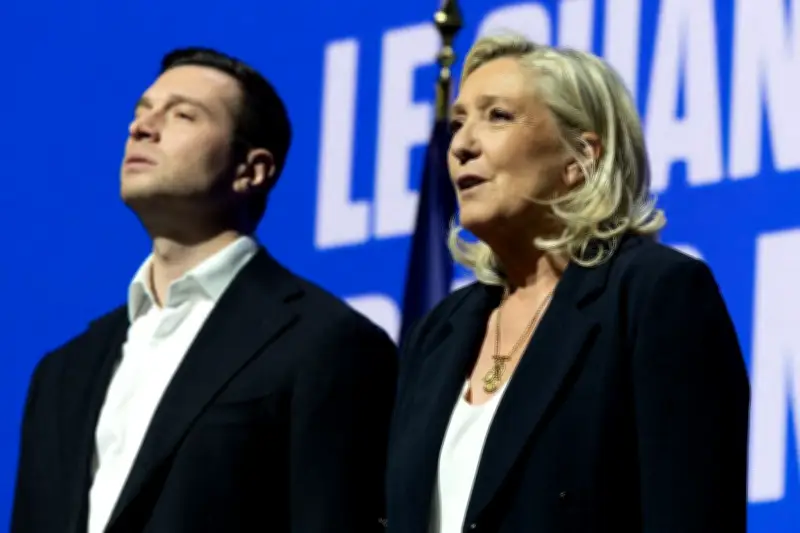 Taxe superprofits : tensions Bardella-Le Pen, le PS insiste