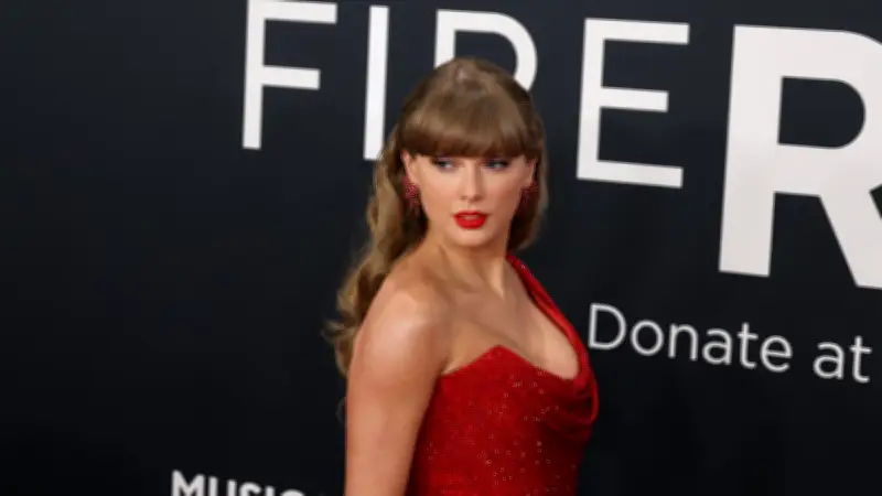 Taylor Swift dévoile son 12e album pop « The Life of a Showgirl »