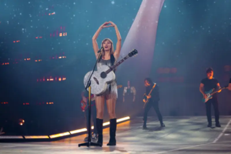 Taylor Swift rend hommage à Elizabeth Taylor dans un clip cinématographique