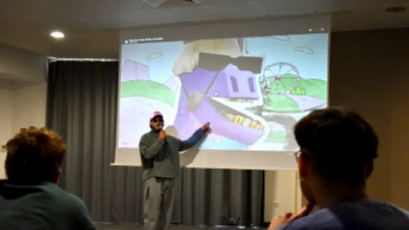 Temple Caché et Point Raw initient les jeunes à la création de clips vidéo à Lunel