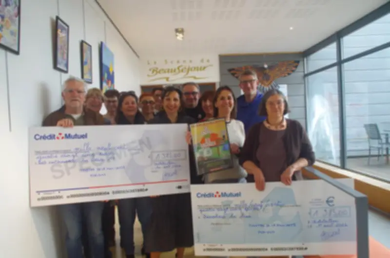 Théâtre de la Moulinette : 1 985 euros reversés à deux associations caritatives