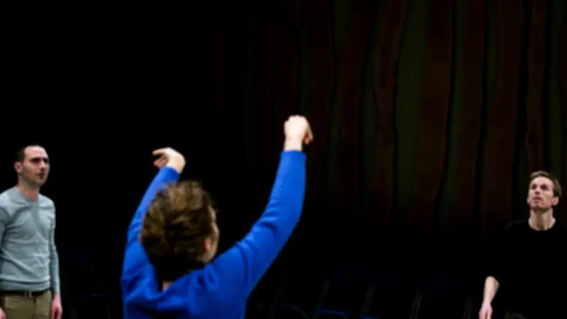 Théâtre : Le pas de Bême, une adaptation troublante du roman de Michel Vinaver