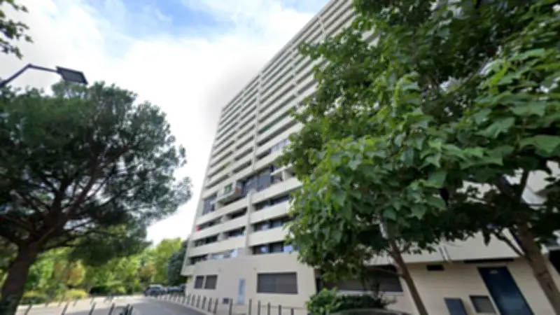 Tir nocturne à Toulouse : une balle traverse un appartement pendant le sommeil