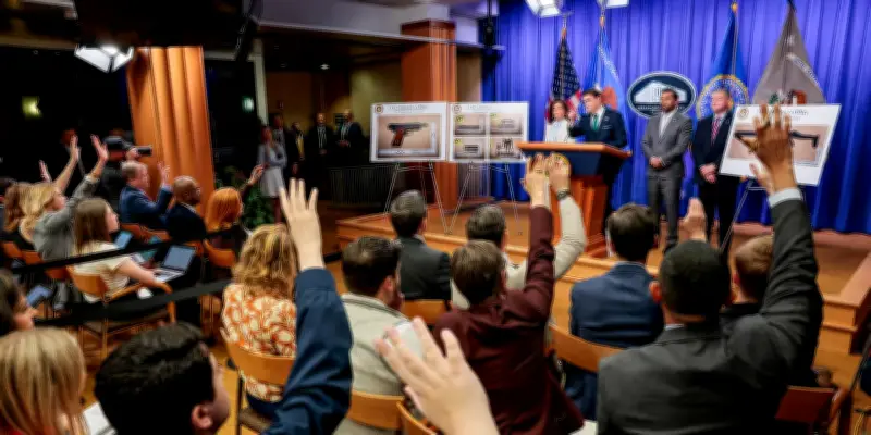 Tirs au gala de la presse : théories du complot sur Trump