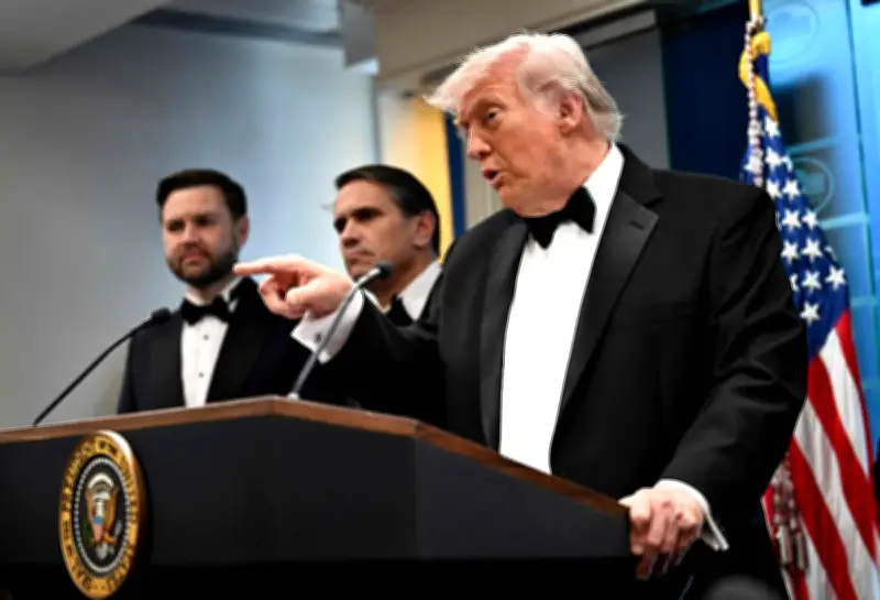 Tirs lors d'un gala à Washington : Donald Trump évacué, un homme arrêté