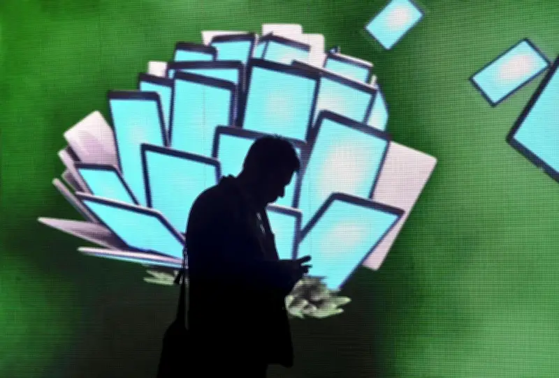 Télécoms : les forfaits mobiles bondissent de 30% quand les box restent stables