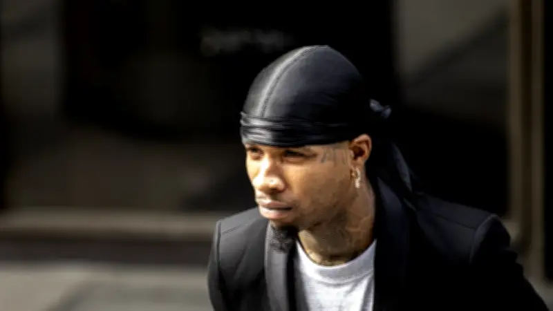 Tory Lanez poignardé 14 fois en prison par un codétenu