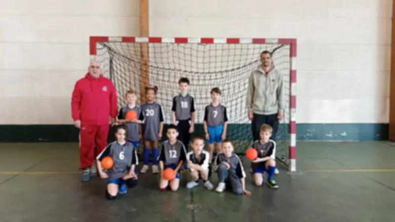 Tournoi de handball jeunesse à Saint-Ambroix : 42 enfants en fête sportive