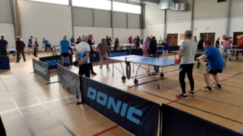 Tournoi de tennis de table senior dans le Gard : 70 passionnés en action