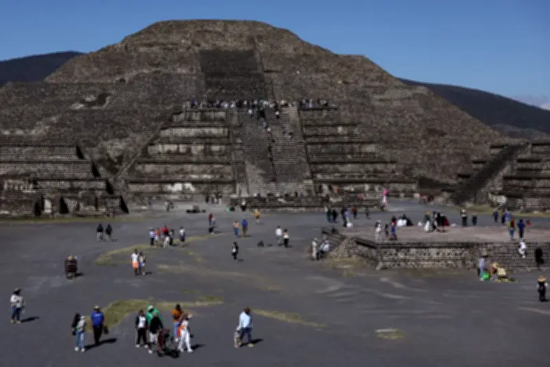 Tragédie à Teotihuacan : un homme tue une touriste canadienne et blesse quatre personnes avant de se suicider