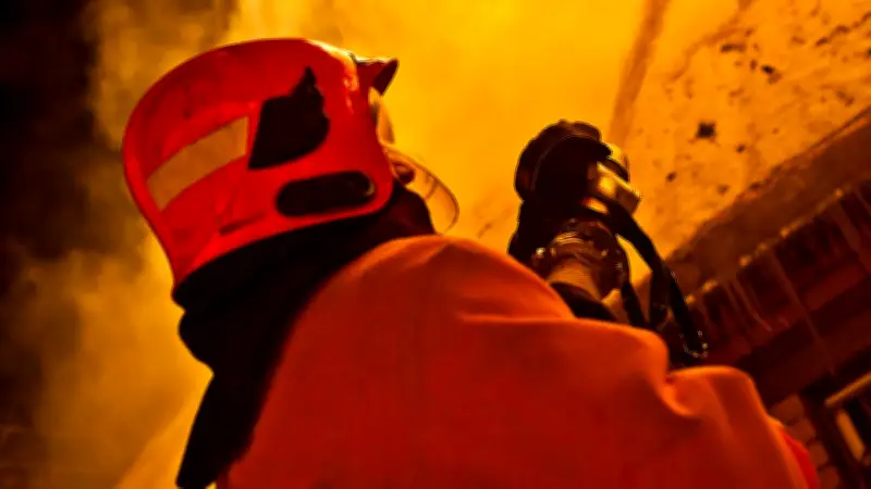 Tragique incendie à Toulon : une jeune femme se défenestre pour échapper aux flammes