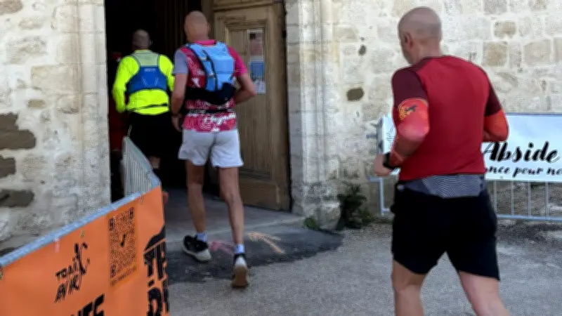 Trail des Trois Clochers : 1 000 coureurs traversent l'église de Russan