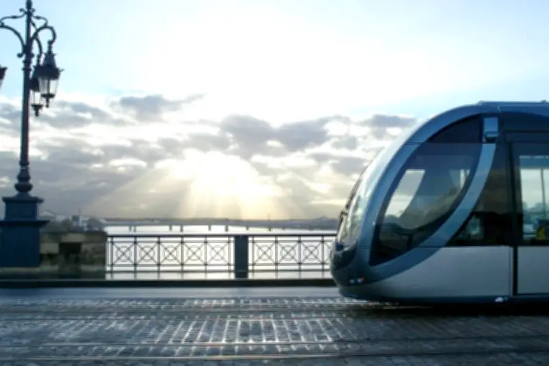 Tramway A à Bordeaux : vingt ans d'histoire en images