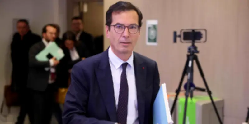 Travail : Farandou promet une loi adoptée courant 2026 pour le 1er mai