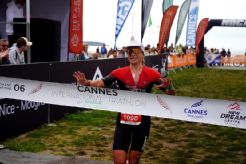 Triathlon à Cannes : Justine Guerard et Maxim Chané brillent sur la Côte d'Azur